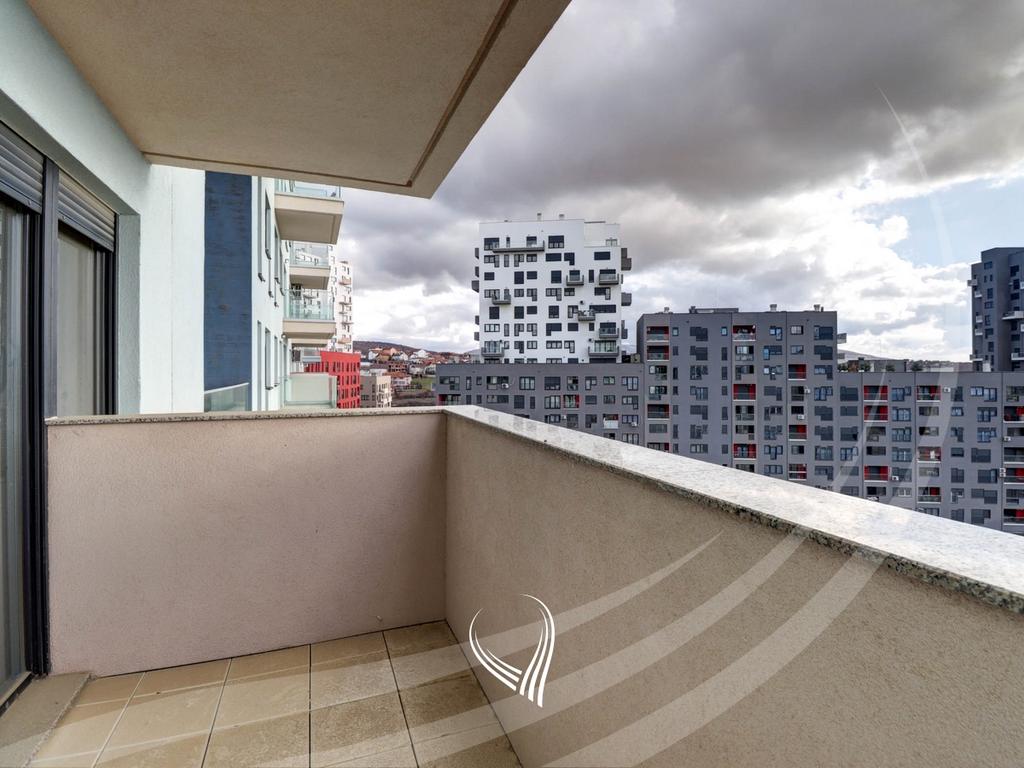 Bureau avec 4 pièces de travail à louer dans Mati 1 – Kodrina