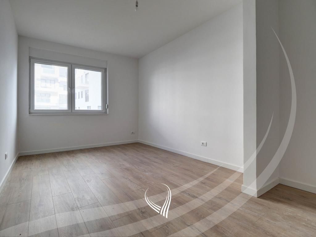 Bureau avec 4 pièces de travail à louer dans Mati 1 – Kodrina (5)