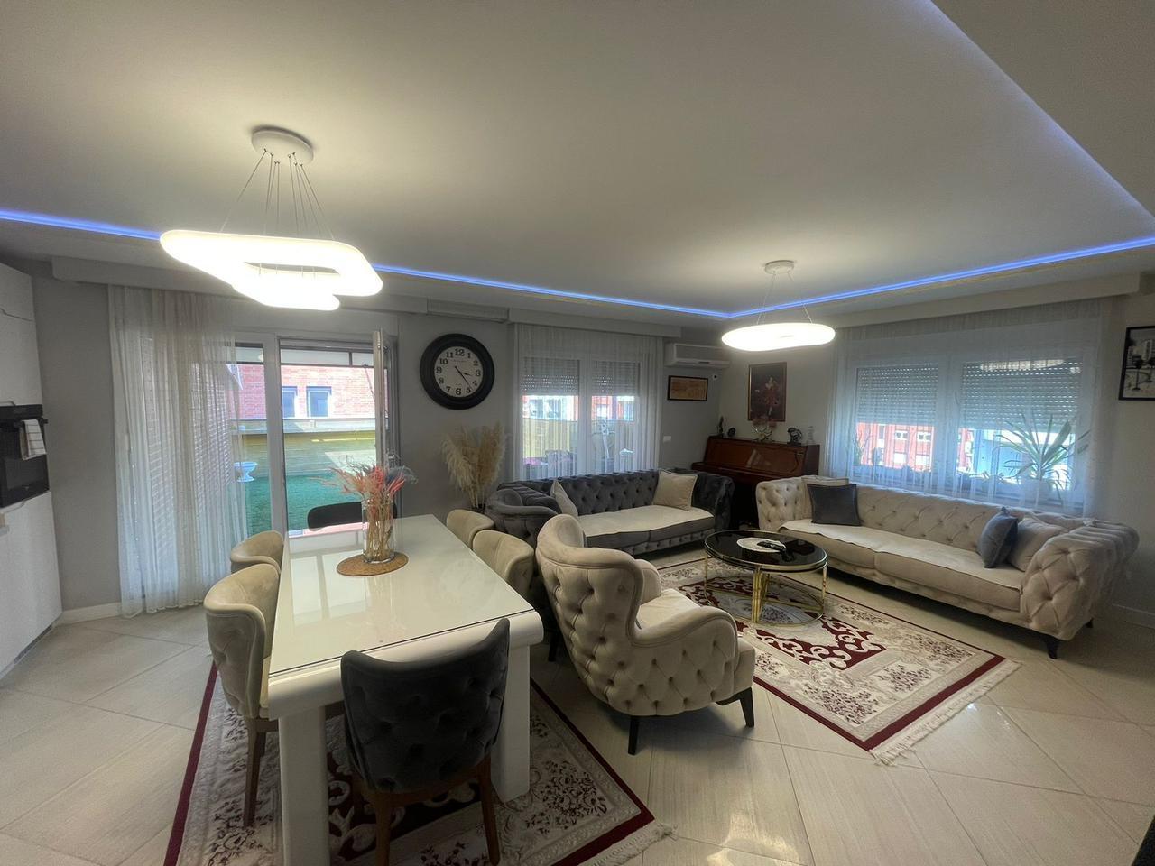 Penthouse exclusive 200m² afër rrugës b