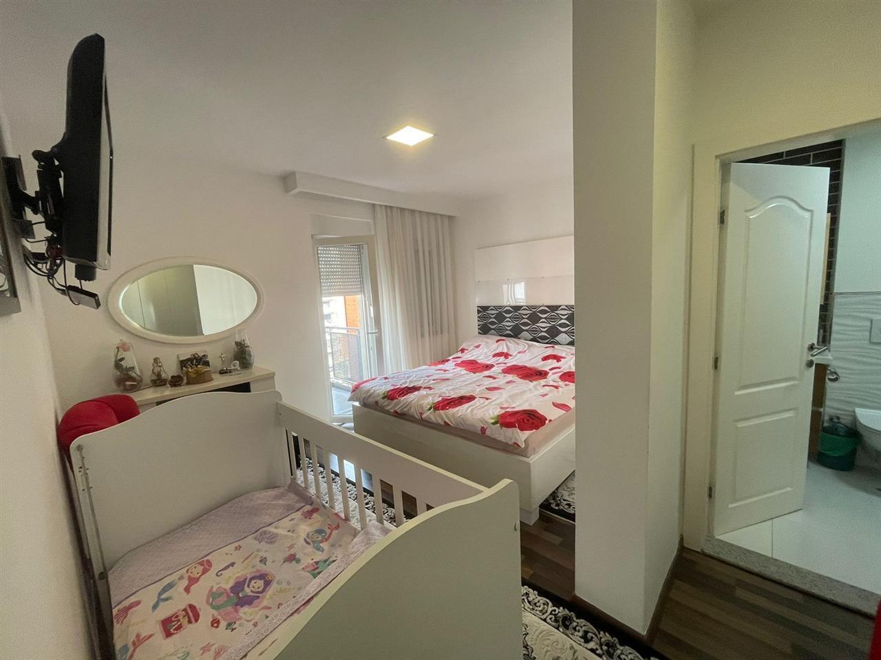 Penthouse exclusive 200m² afër rrugës b