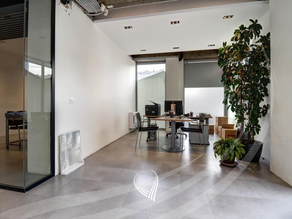 Espaço comercial de 130 metros quadrados para alugar no bairro Arbëria – Dragodan (2)