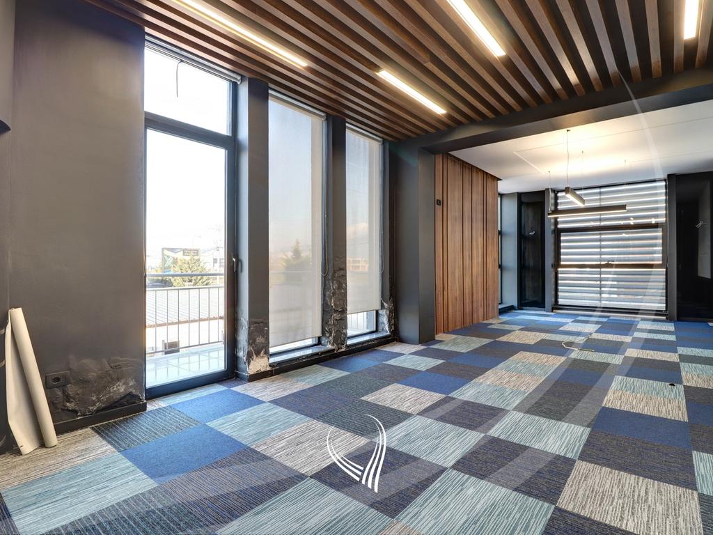 Propiedad comercial de 280 m² en alquiler en Çagllavicë