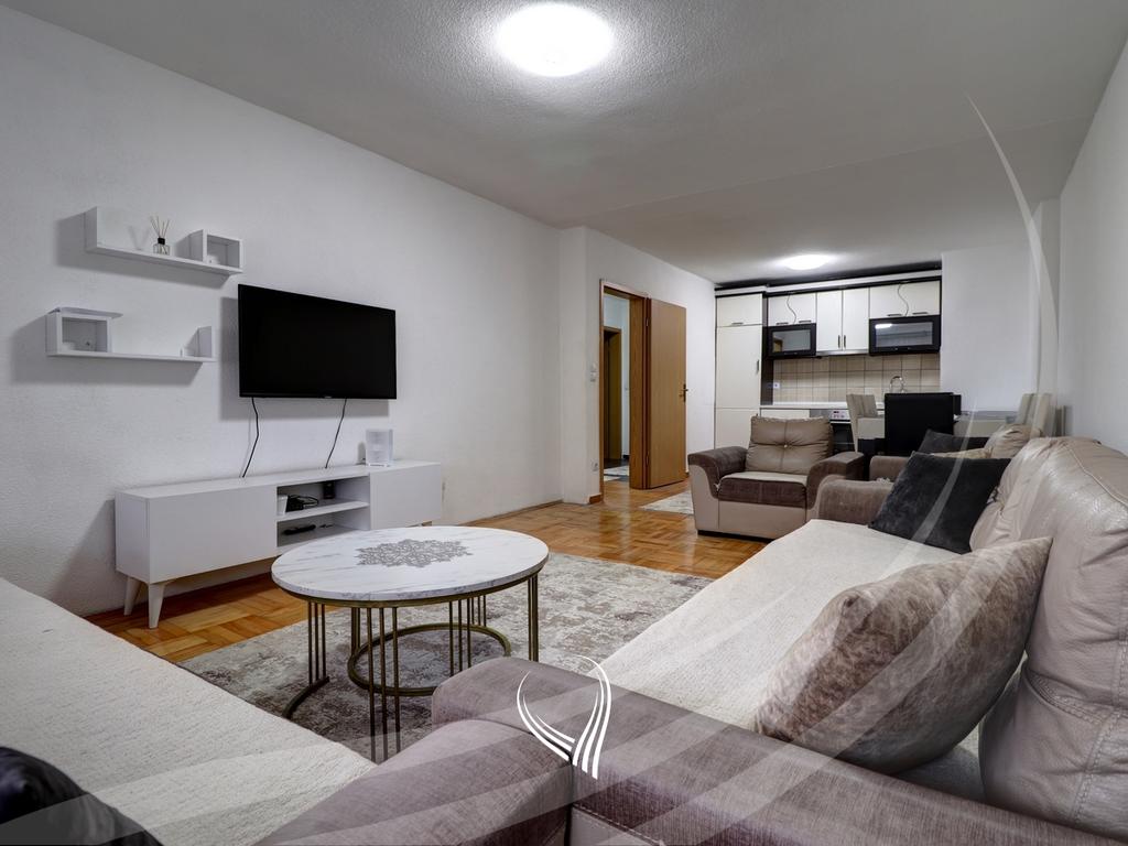 Appartamento con 1 camera da letto in affitto nel quartiere Mati 1