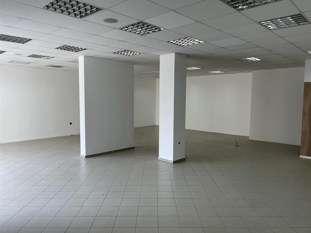 120m² lokal gegenüber meridian in Arbëri