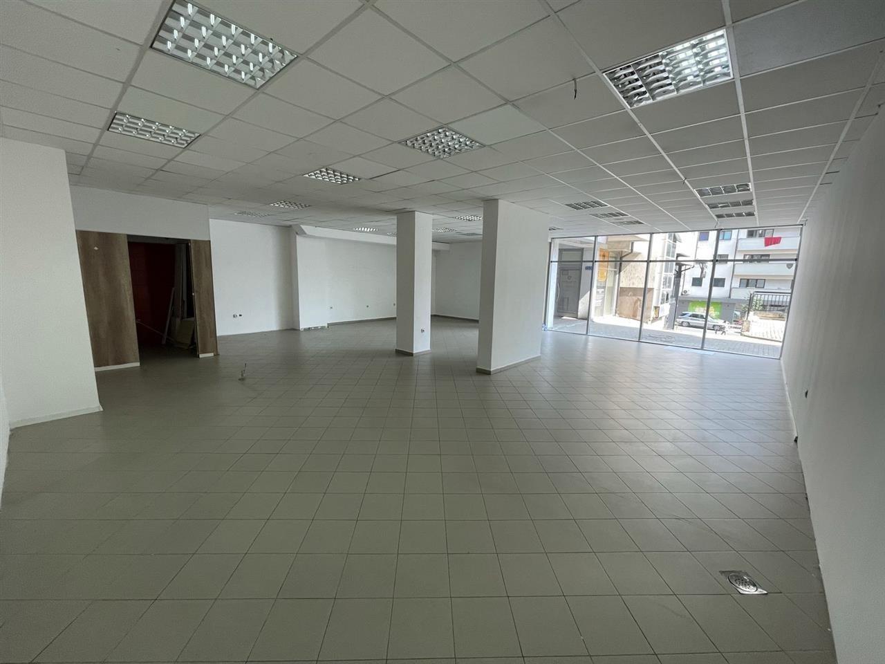 120m² lokal gegenüber meridian in Arbëri