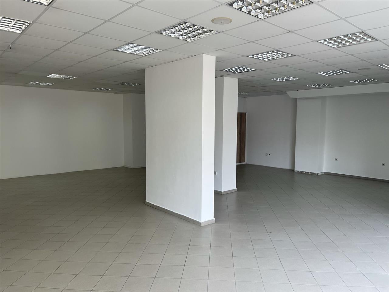 120m² lokal gegenüber meridian in Arbëri