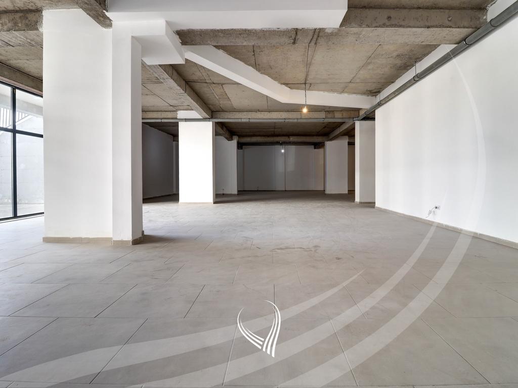 Local commercial de 280 m² à louer dans le quartier Prishtina e Re – Berisha group (6)