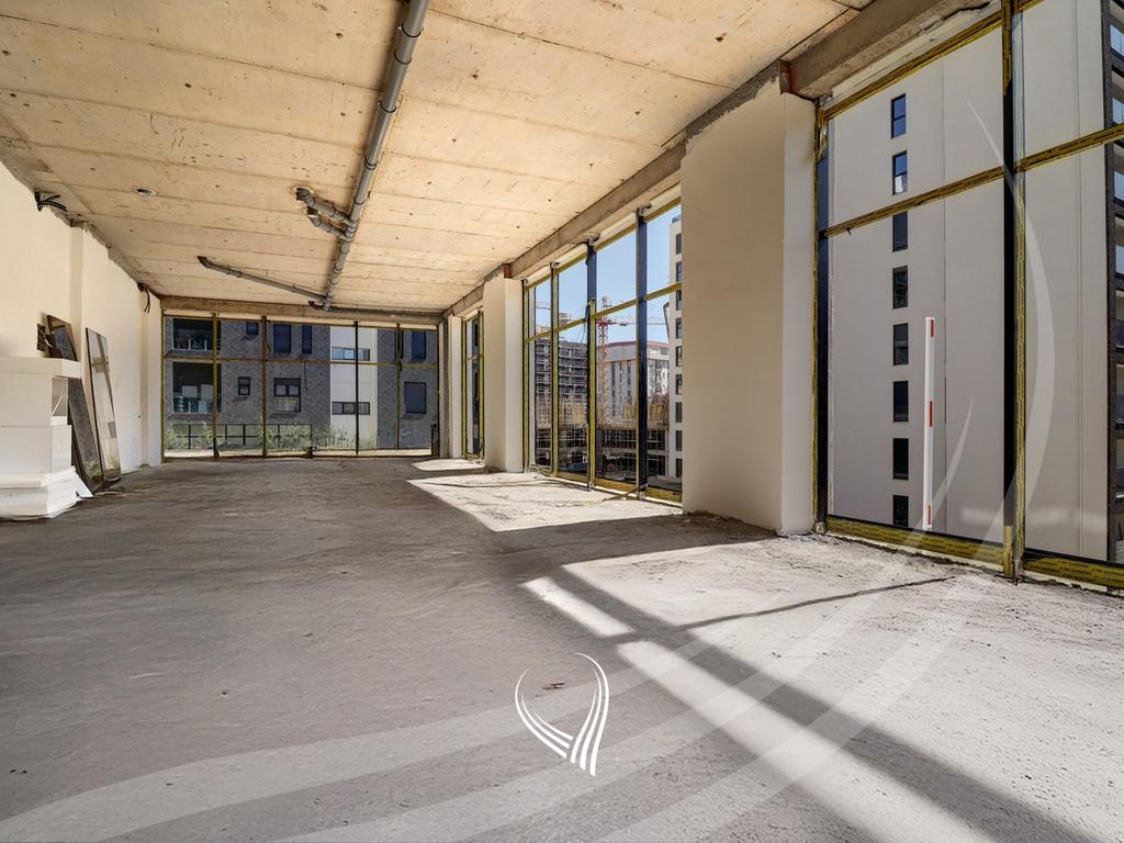 Locale di 100 metri quadrati in vendita nel quartiere Mati 1 (2)