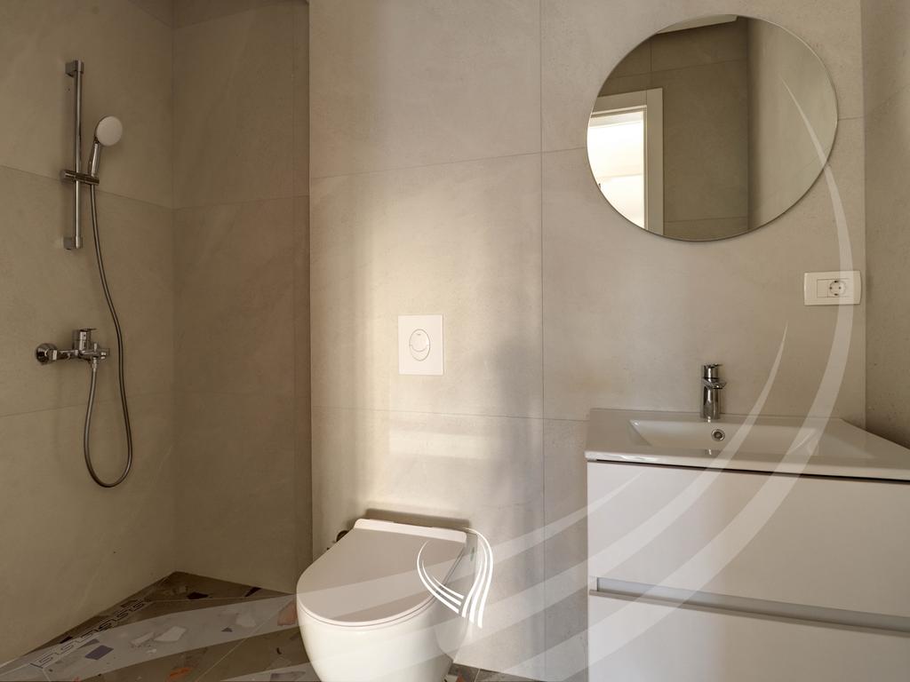Ufficio con 3 stanze di lavoro in affitto nel quartiere Lakrishtë – Prime residence 2 (8)