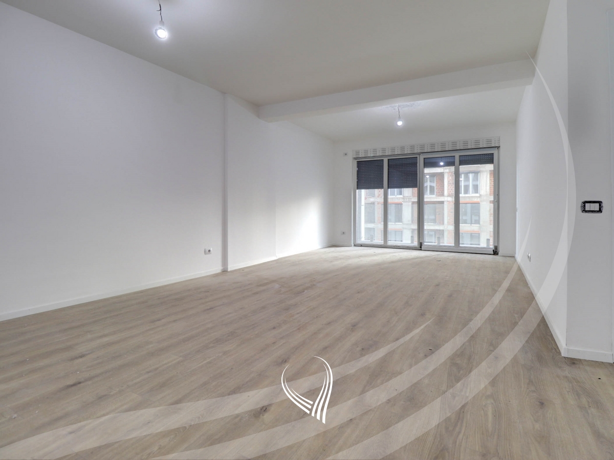 Apartamento con 3 habitaciones en venta en el barrio Prishtina e Re – Grand tower (2)