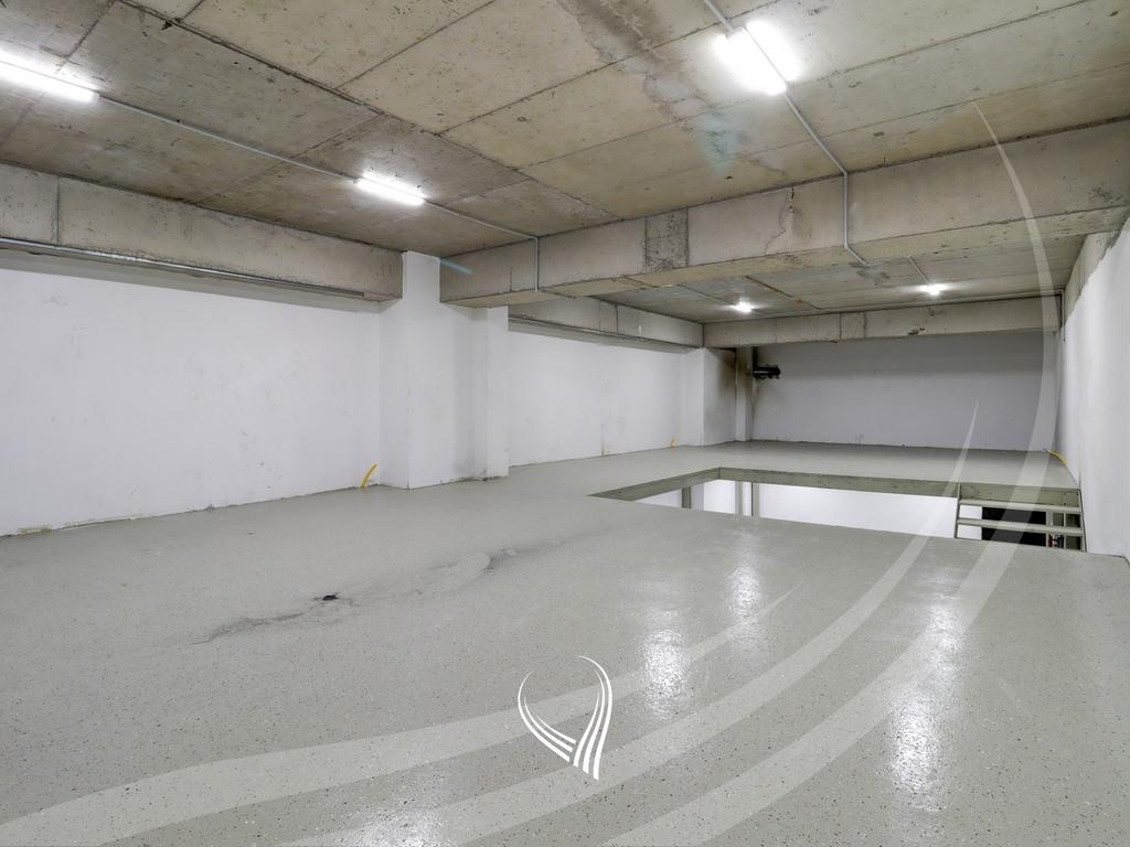Locale di 200 metri quadrati in affitto nel quartiere Lakrishtë (6)