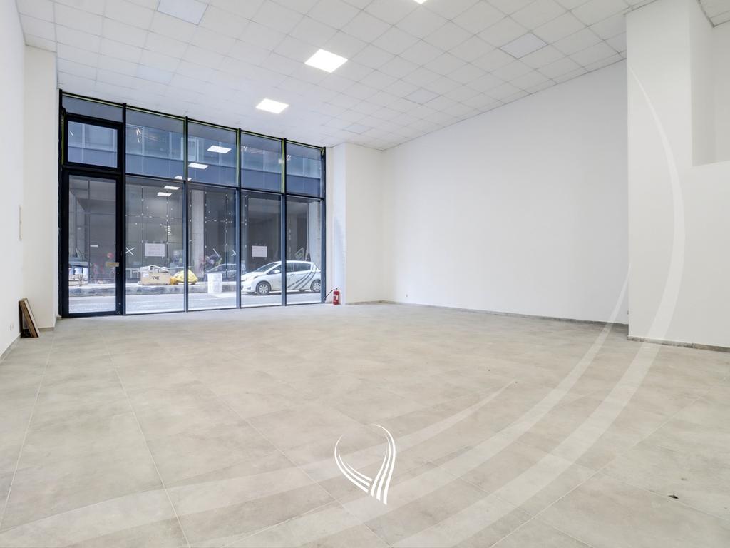 Espaço de 100 metros quadrados para alugar no bairro Lakrishtë (2)