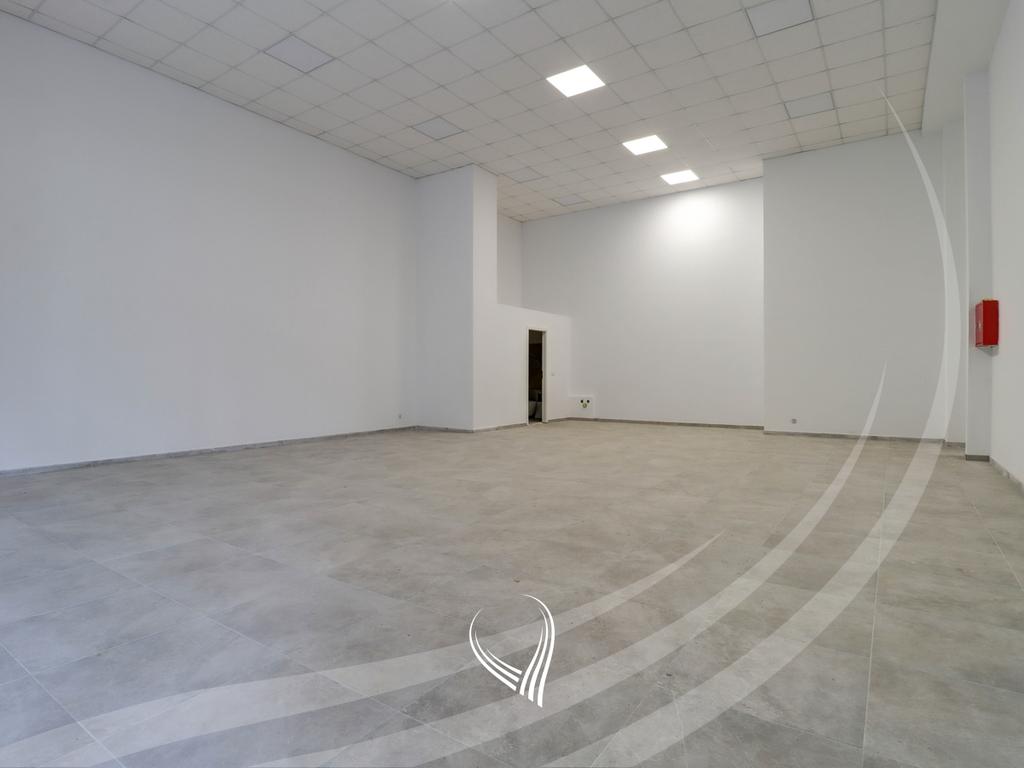 Espaço de 100 metros quadrados para alugar no bairro Lakrishtë (4)