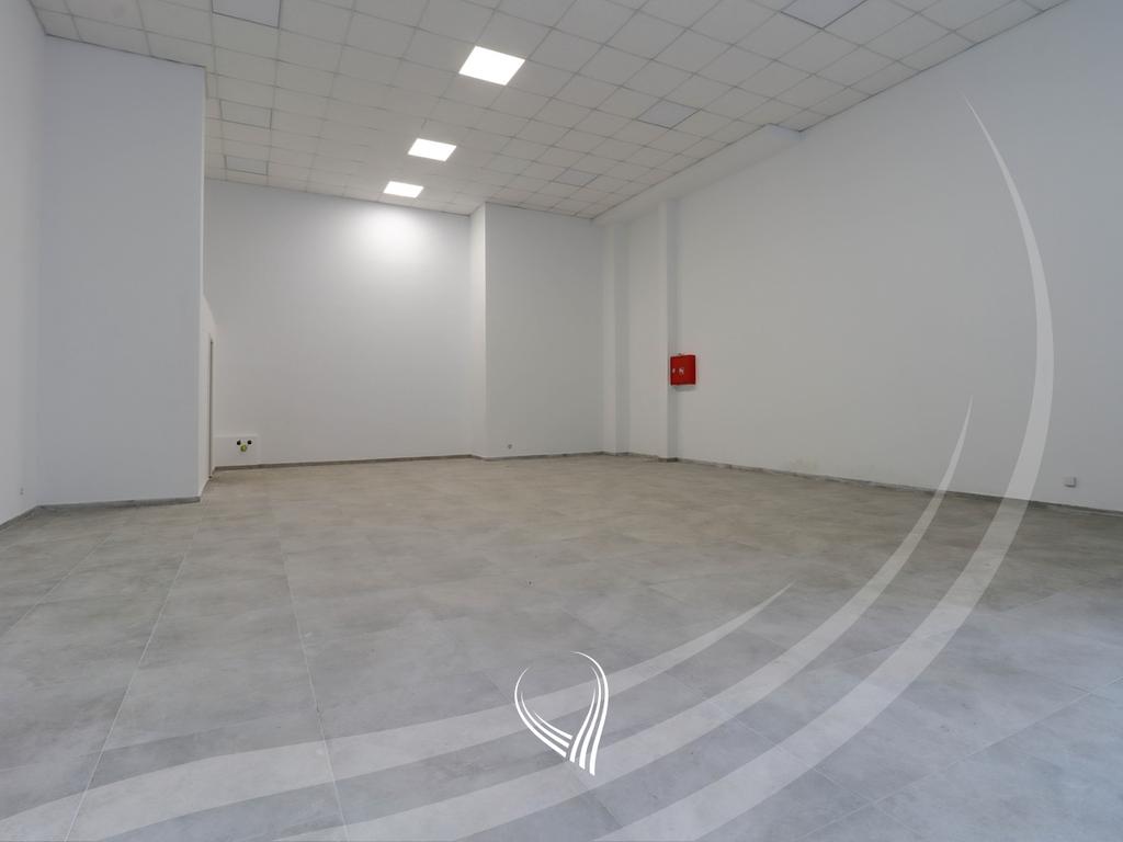 Espaço de 100 metros quadrados para alugar no bairro Lakrishtë (5)