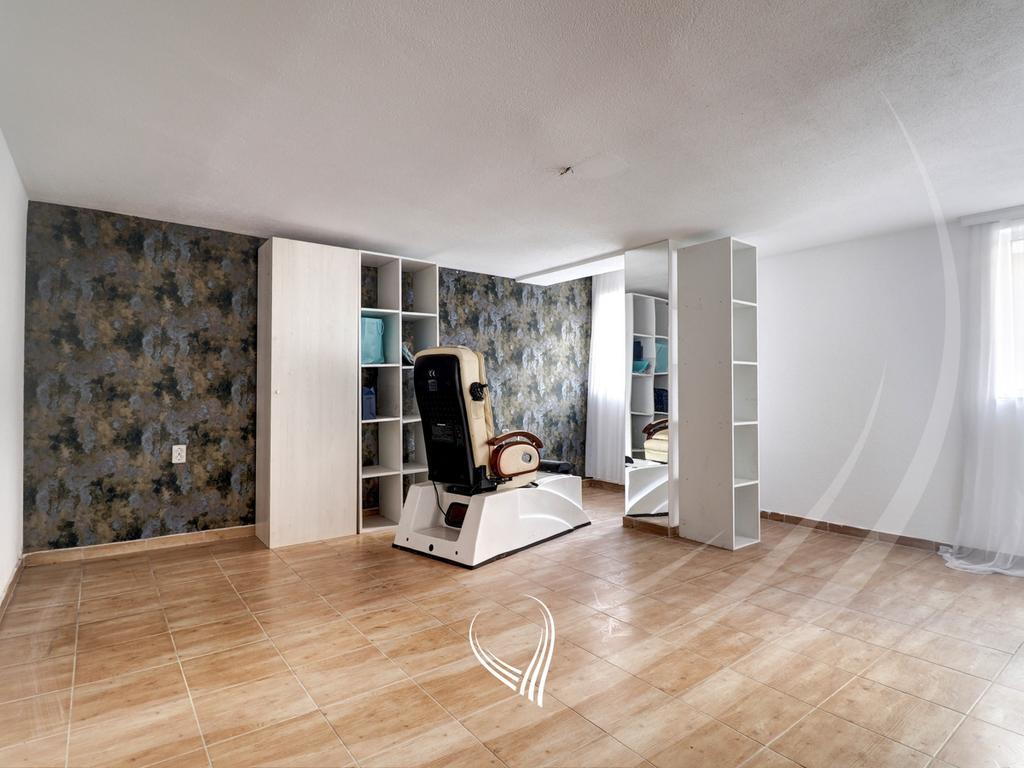 Locale di 50 metri quadrati in affitto nel quartiere qafa (5)