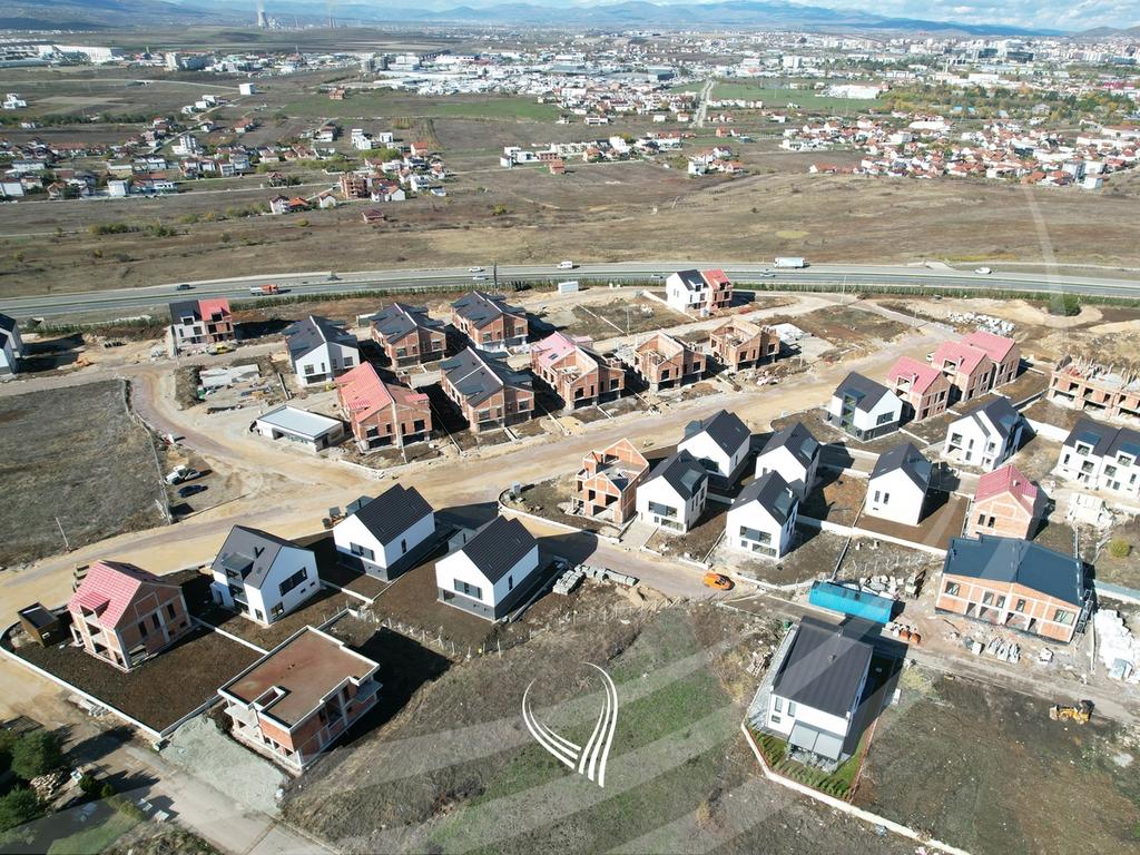 Casa con 3 dormitorios en venta en el barrio qendresa e re