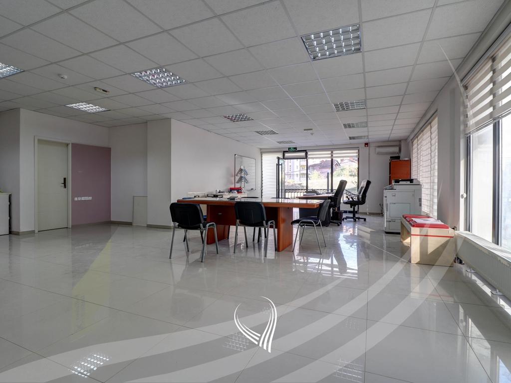 Local de 149,24 mètres carrés à vendre dans le quartier Mati 1 (4)