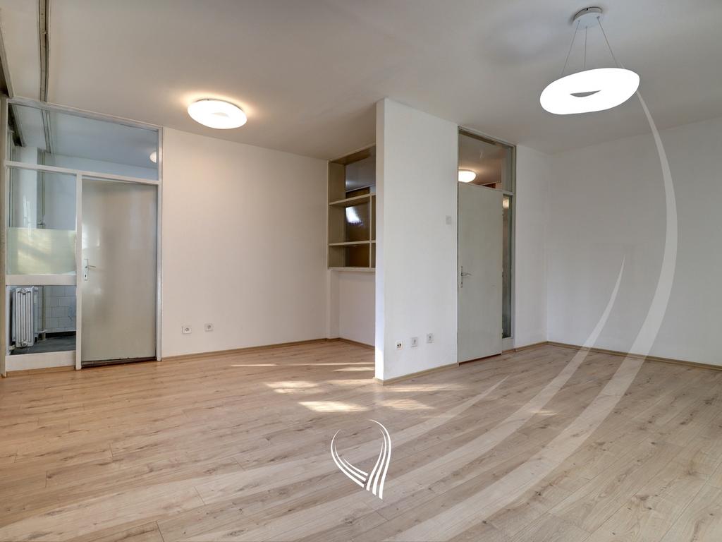 Office with 3 work rooms for rent in Aktash neighborhood