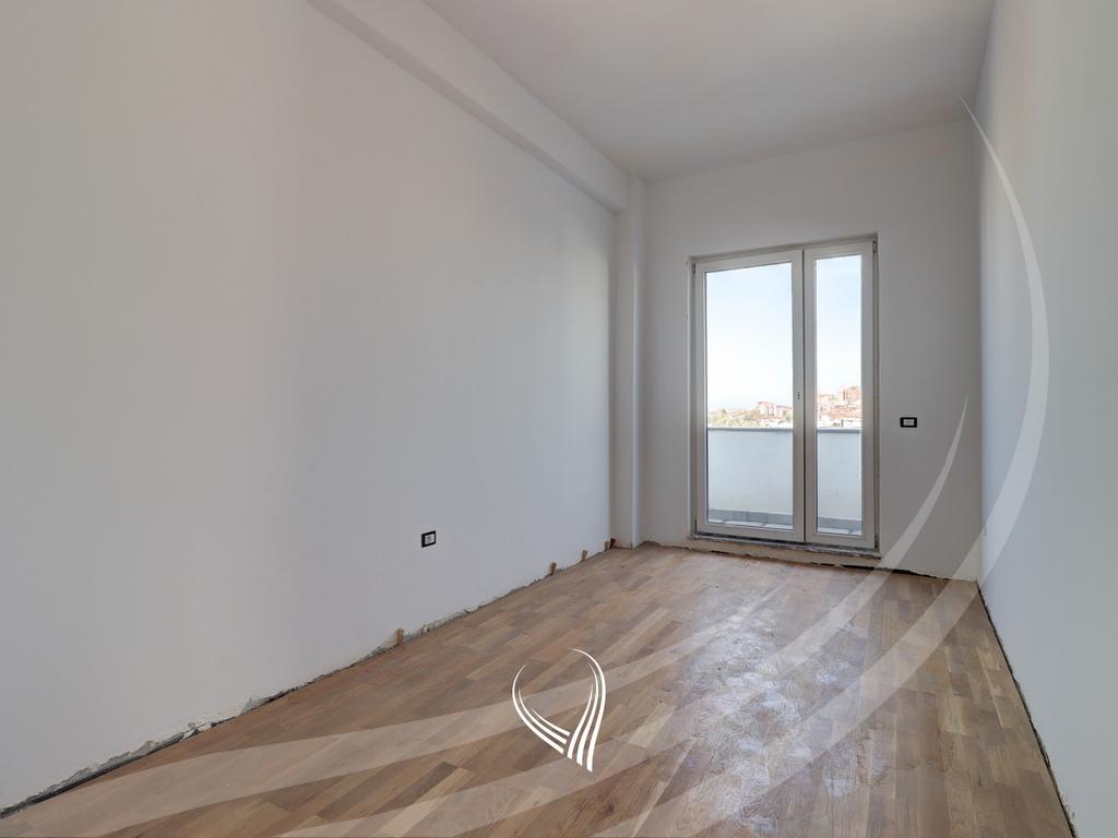 Attico con 4 camere da letto in vendita nel quartiere Mati 1 – Rruga a (3)