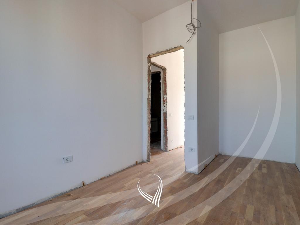 Attico con 4 camere da letto in vendita nel quartiere Mati 1 – Rruga a (5)