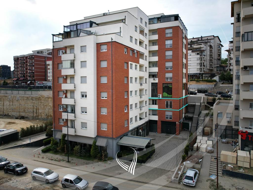 Local comercial de 300 metros cuadrados en venta en el barrio Arbëria – Dragodan (2)