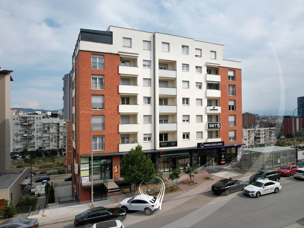 Local comercial de 300 metros cuadrados en venta en el barrio Arbëria – Dragodan (3)