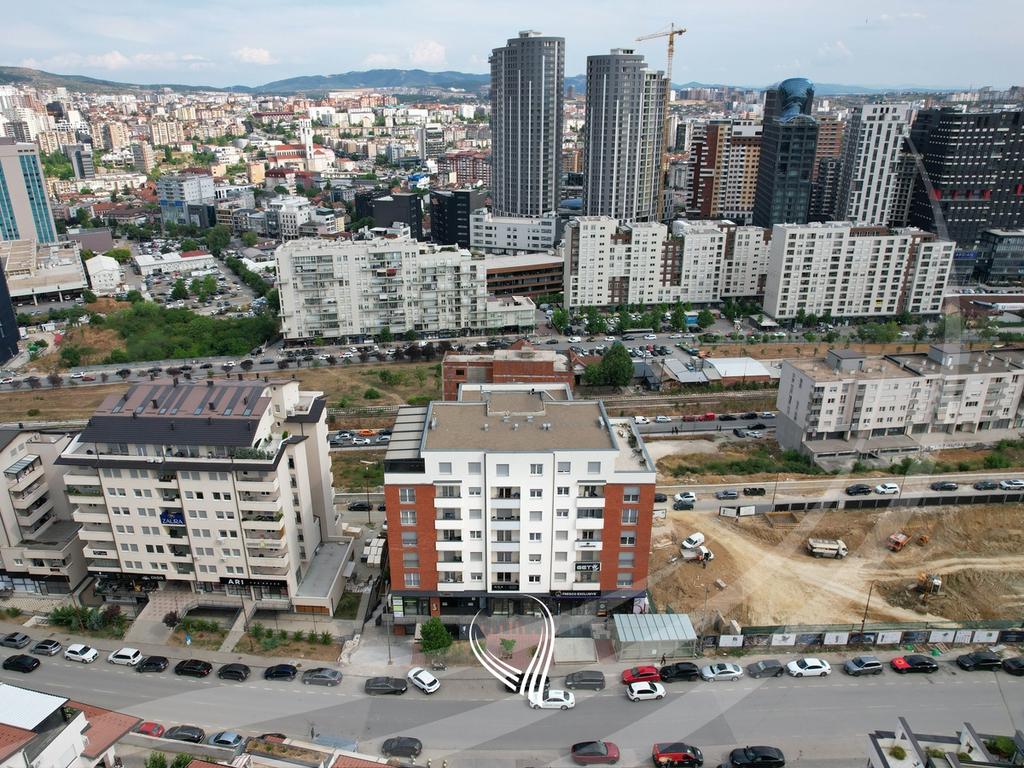 Local comercial de 300 metros cuadrados en venta en el barrio Arbëria – Dragodan (5)