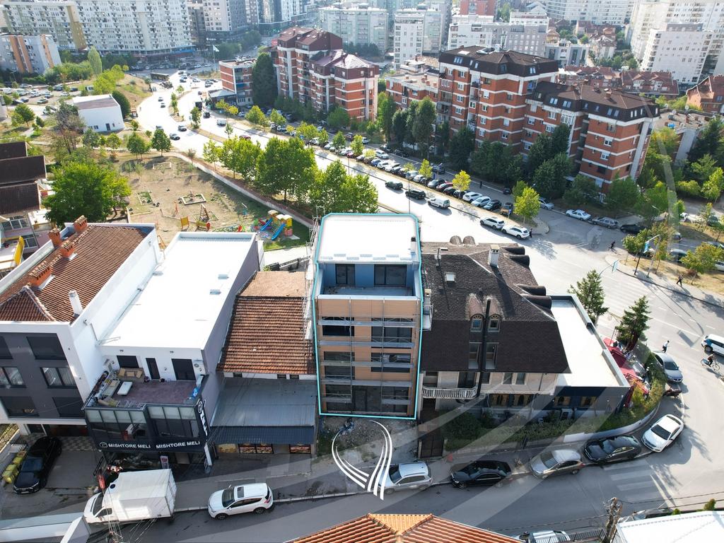 Proprietà commerciale di 579 metri quadrati in affitto nel quartiere Bregu i Diellit (3)