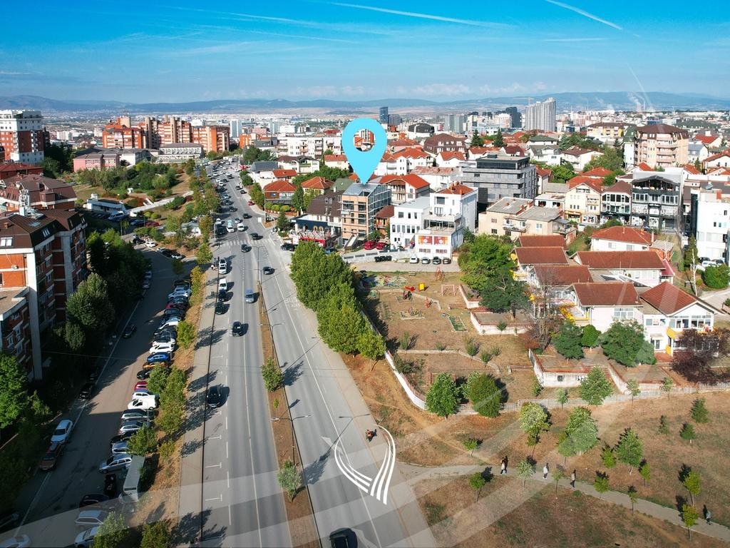 Proprietà commerciale di 579 metri quadrati in affitto nel quartiere Bregu i Diellit (5)