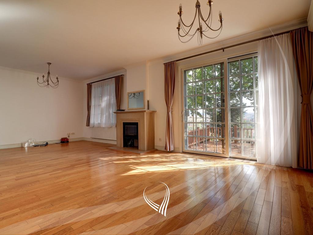 Shtëpi 300 metra katror me qira në fshatin ndërkombëtar - international village (2)