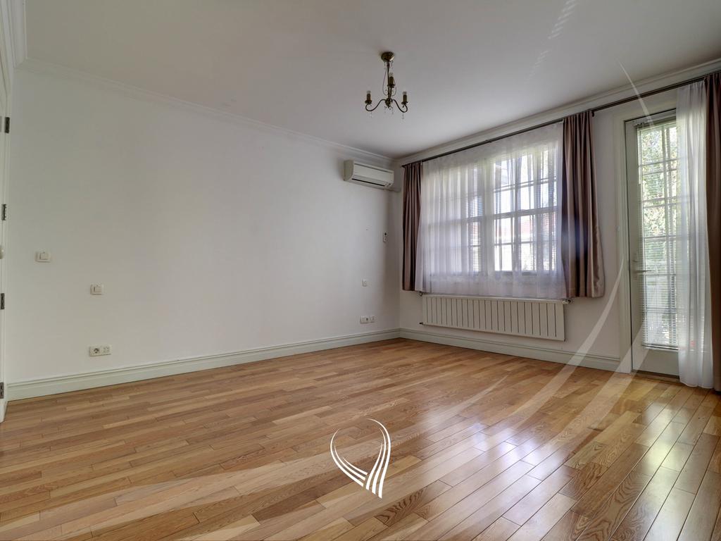 Shtëpi 300 metra katror me qira në fshatin ndërkombëtar - international village (5)