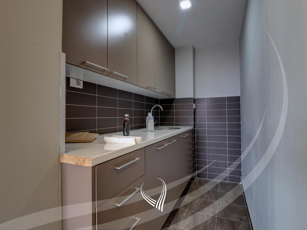 Ufficio di 203 m² + 60 m² di terrazza in affitto nel quartiere dodona (8)