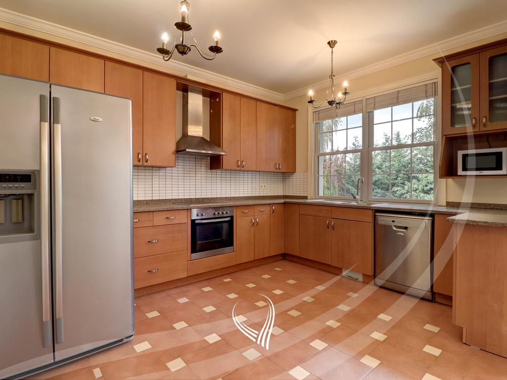 Casa de 330 metros quadrados para alugar no village internacional (6)