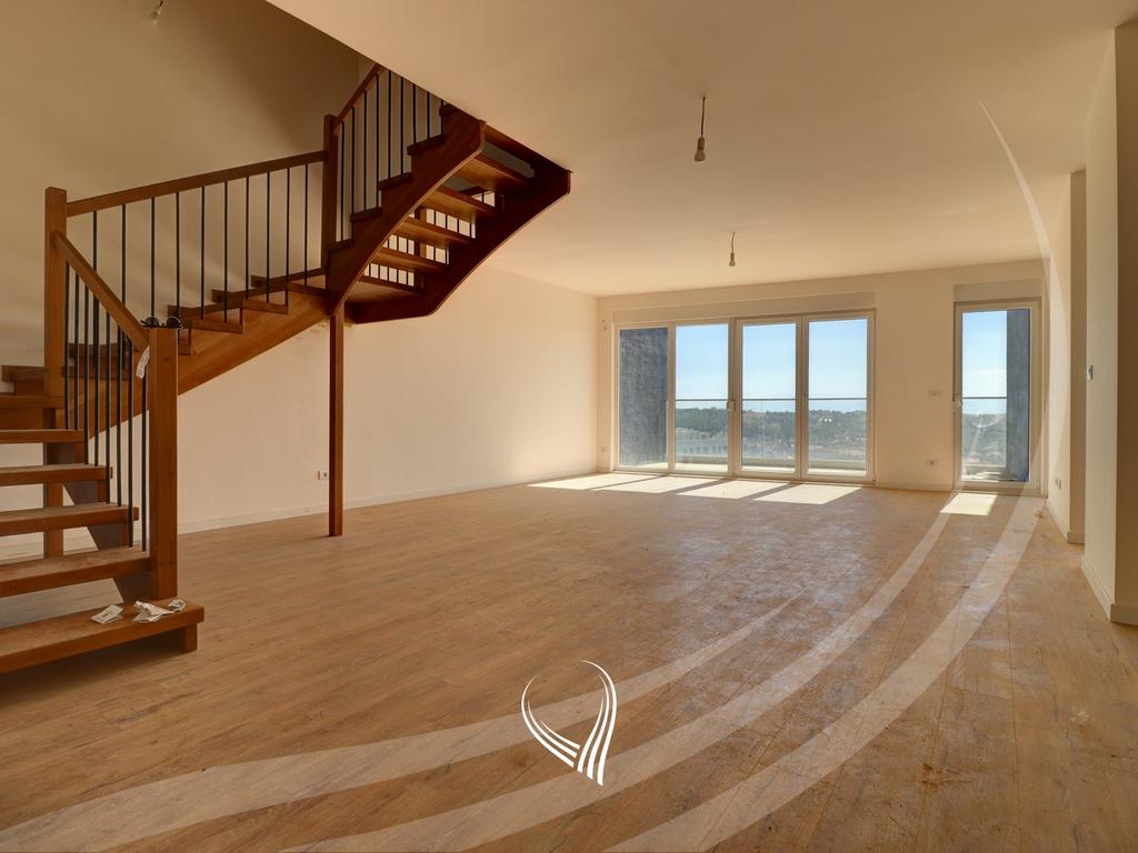Dúplex de 181.5 metros cuadrados en venta en el barrio Mati 1 – Kodrina (2)