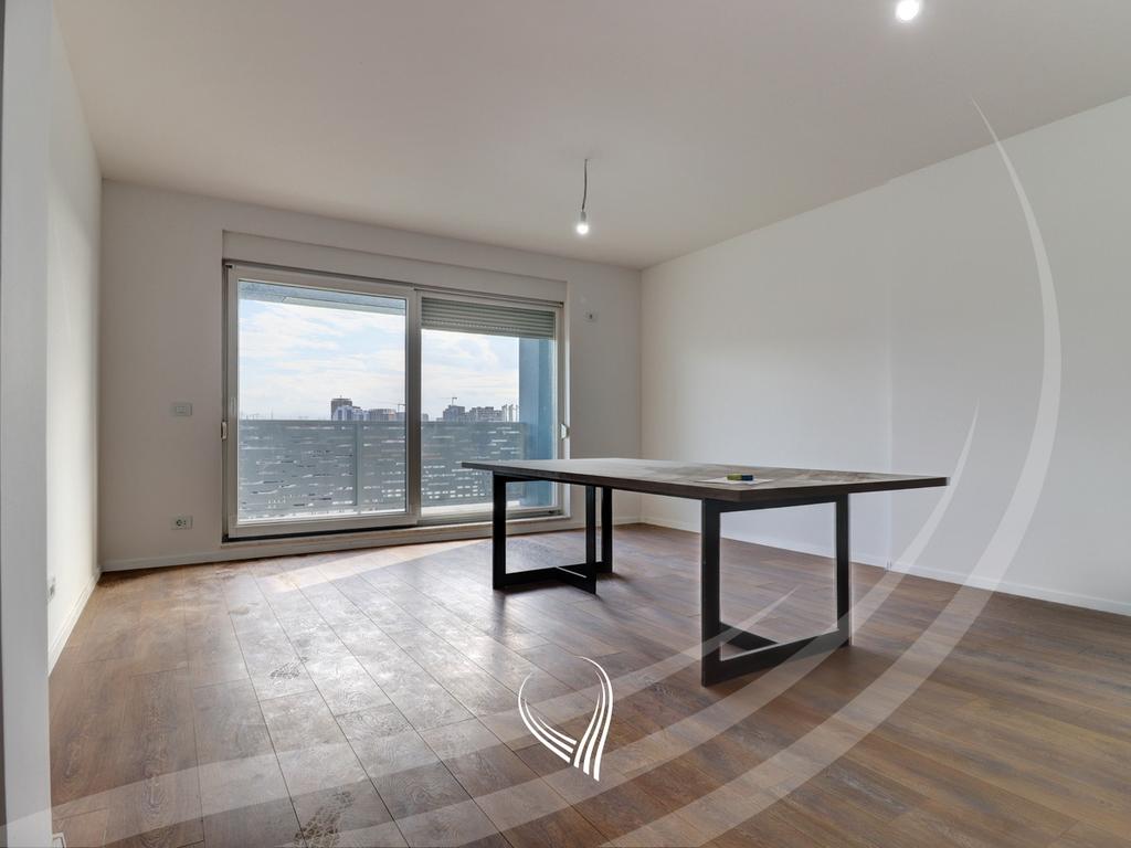 Büro mit 3 arbeitsräumen zur miete im stadtteil Mati 1