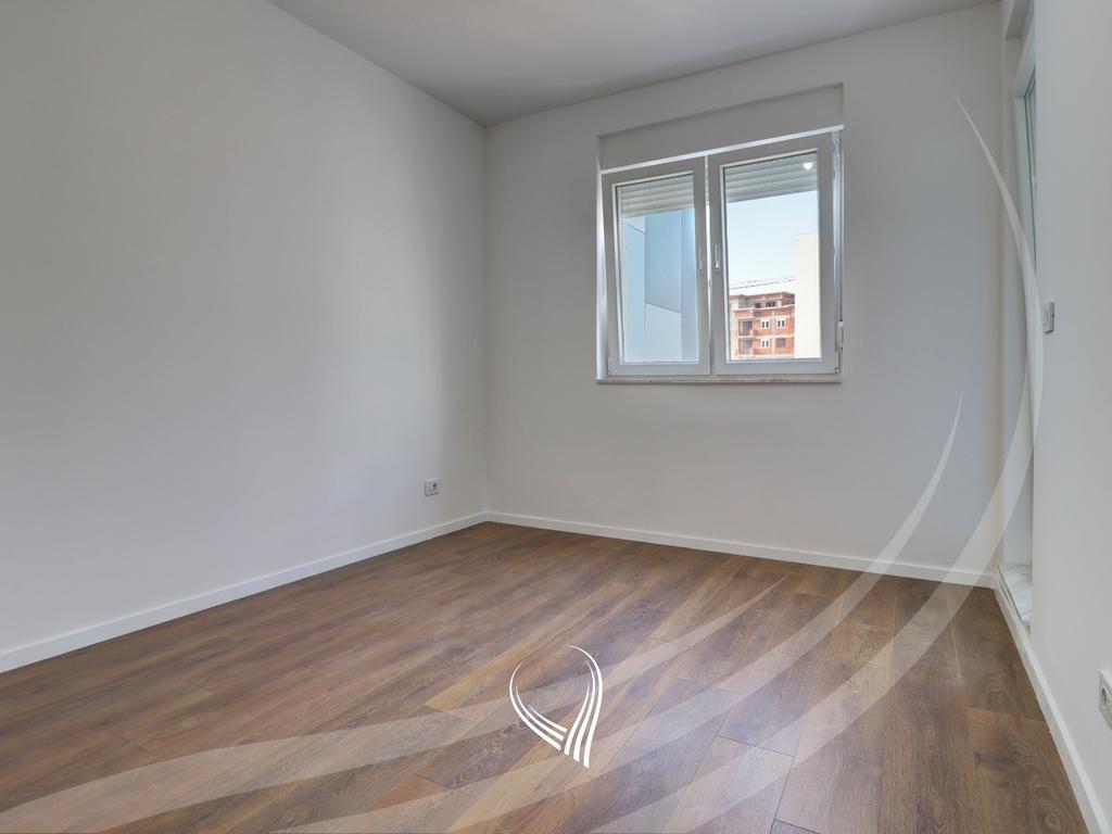 Büro mit 3 arbeitsräumen zur miete im stadtteil Mati 1 (3)