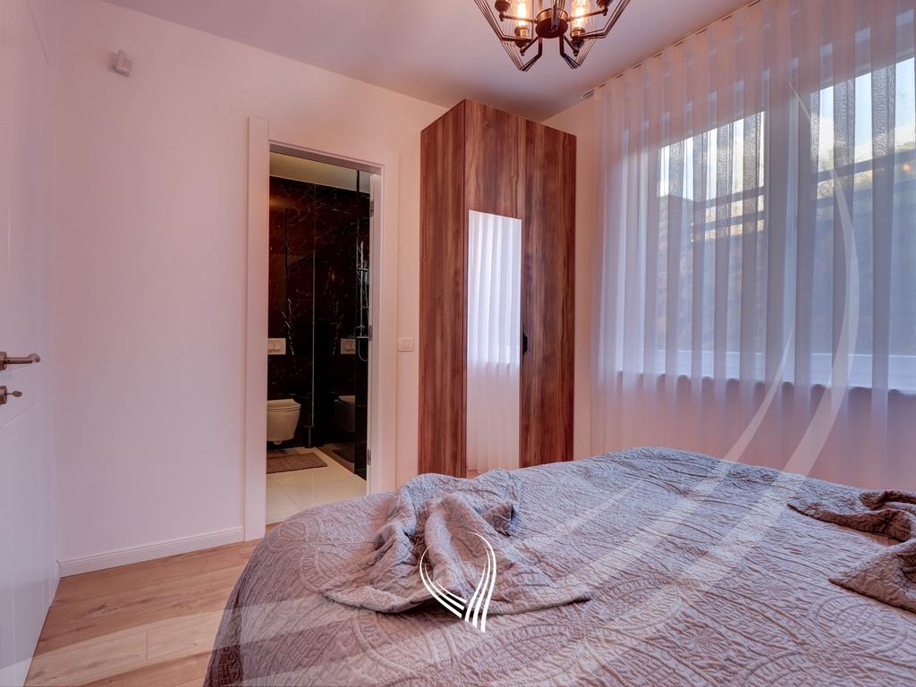 Villa de 200 metros cuadrados en venta en brezovicë