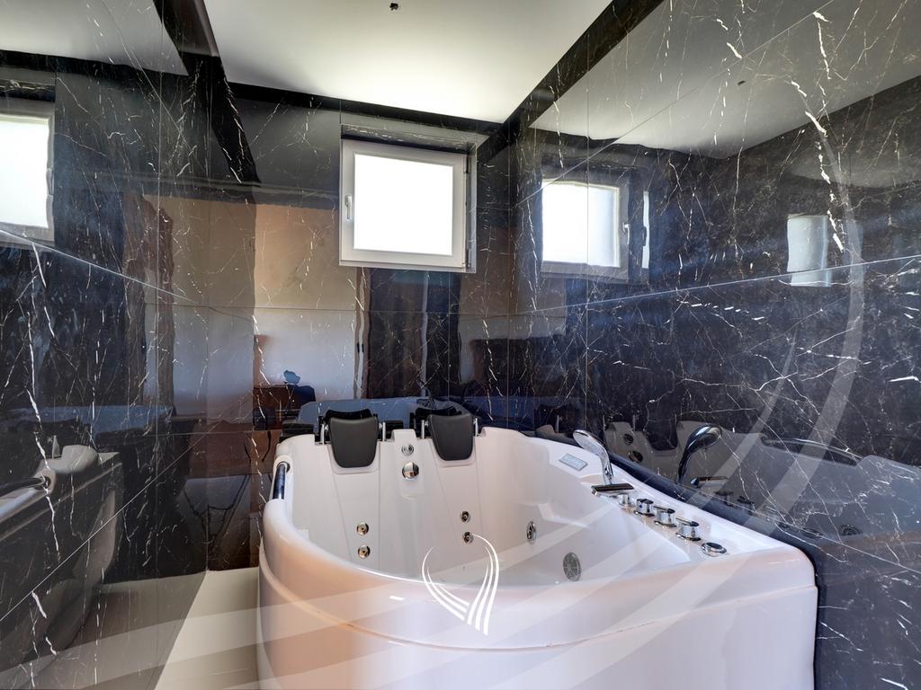 Villa de 200 metros cuadrados en venta en brezovicë