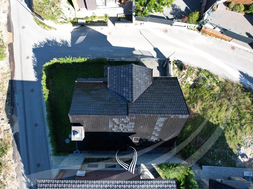 Villa de 200 metros cuadrados en venta en brezovicë