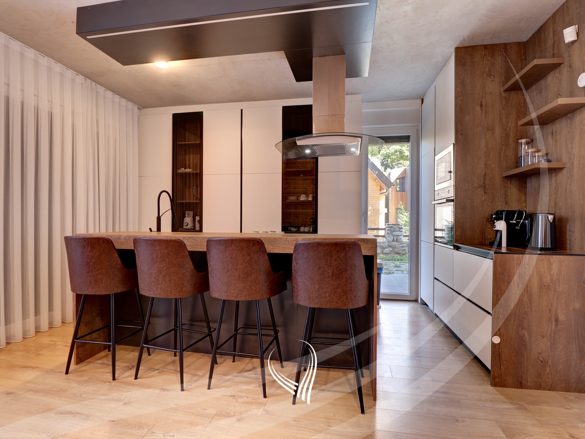 Villa de 200 metros cuadrados en venta en brezovicë
