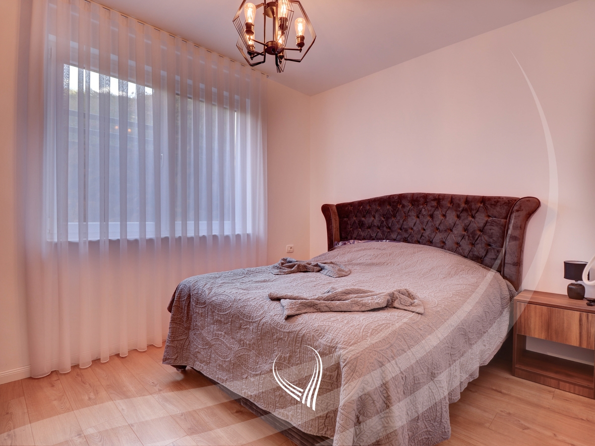 Villa de 200 metros cuadrados en venta en brezovicë