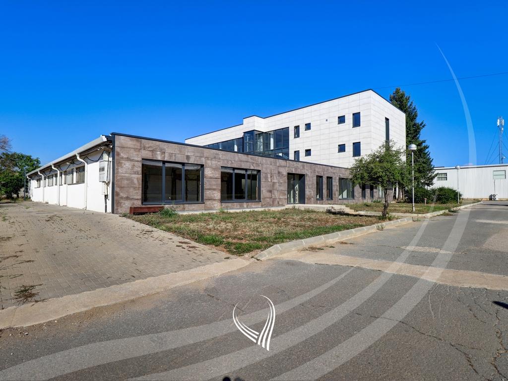 Local de 260 mètres carrés à louer dans la zone industrielle – Prishtinë (2)