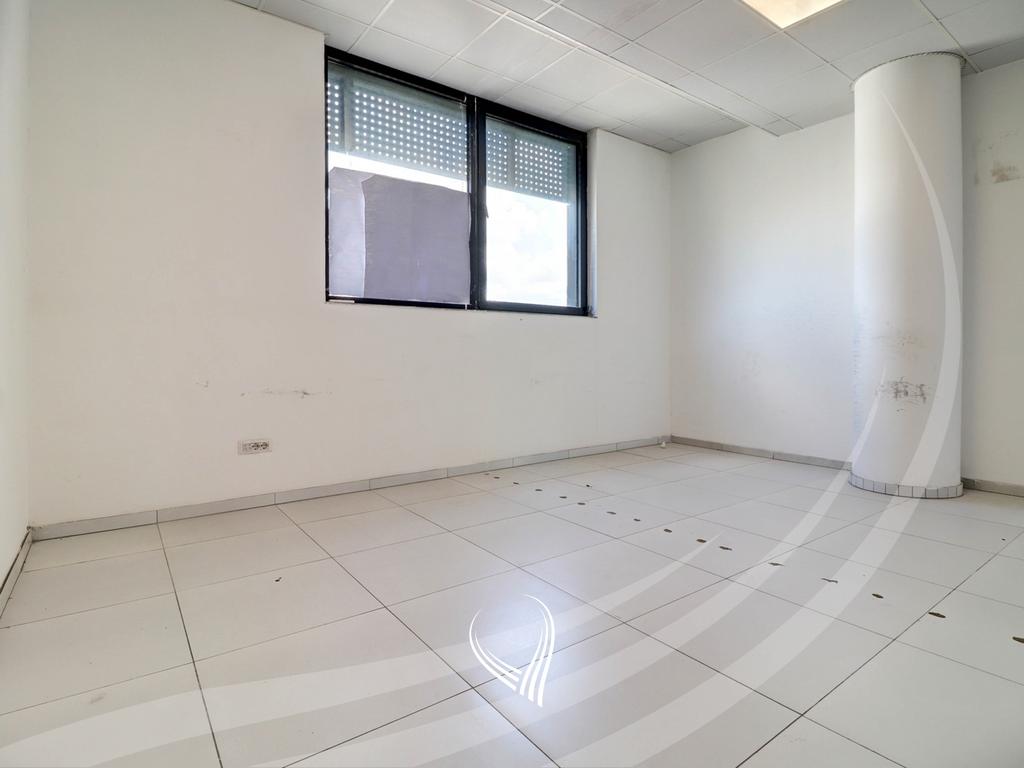 Spazio commerciale per ufficio di 512 metri quadrati in affitto nel quartiere Lakrishtë – Complesso ramiz sadiku (7)