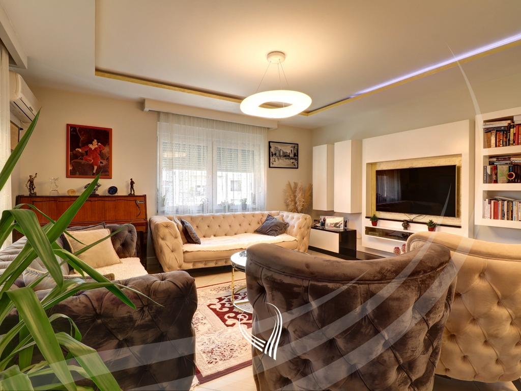 Penthouse me 4 dhoma gjumi në shitje në lagjen Mati 1 (2)