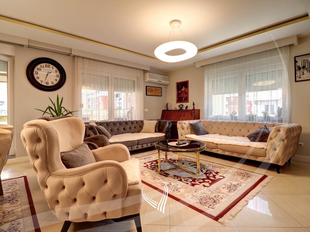 Penthouse me 4 dhoma gjumi në shitje në lagjen Mati 1 (3)