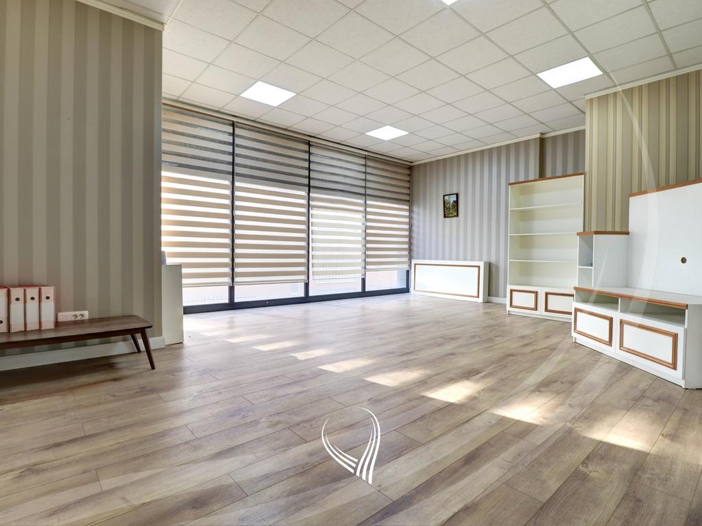 Espaço comercial de 71,23 m² à venda no bairro Aktash – Prishtina stars