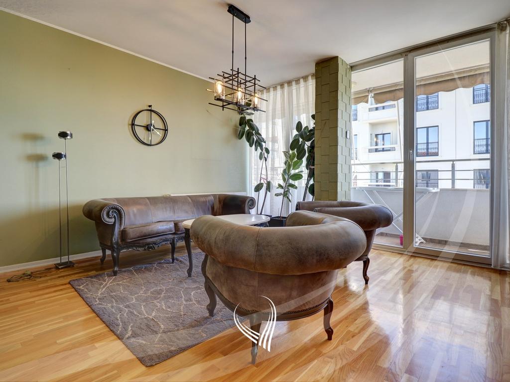 Ático dúplex de 290 metros cuadrados en venta en el barrio Aktash – Prishtina stars (2)