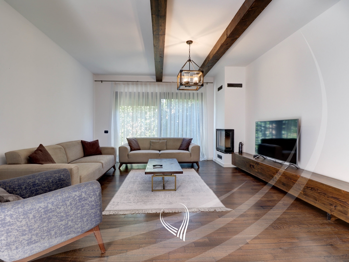 Casa con 4 camere da letto in affitto nel quartiere swiss village (2)