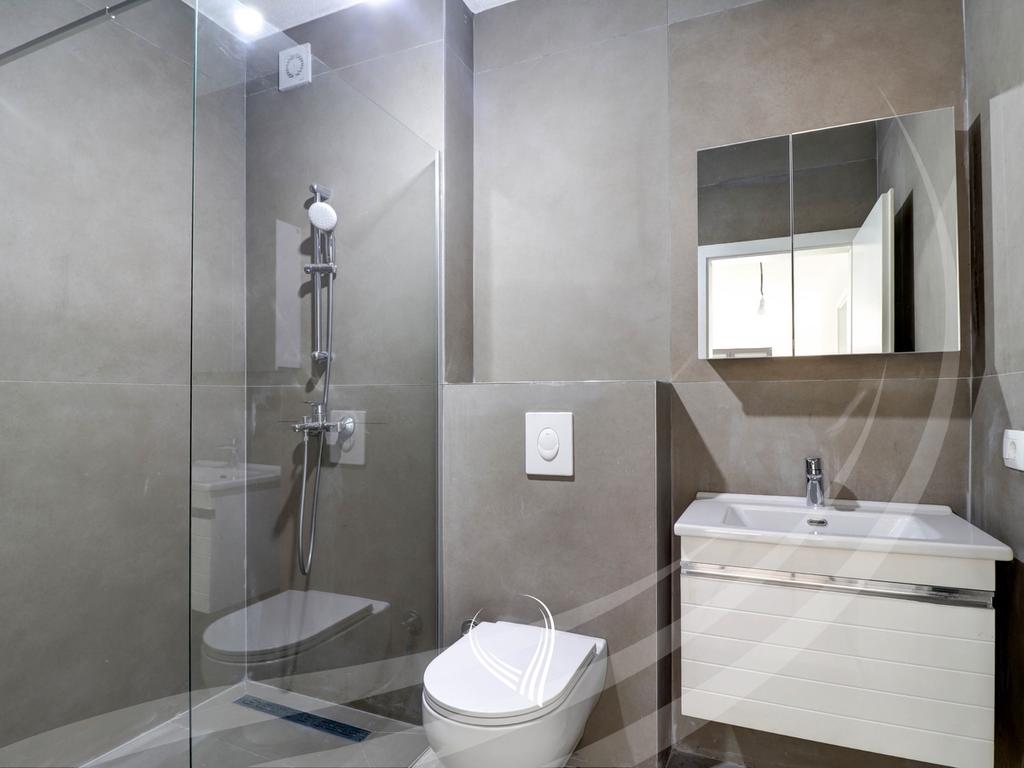 Büro mit 3 arbeitsräumen zur miete im stadtteil Lakrishtë – Prime residence 2 (8)