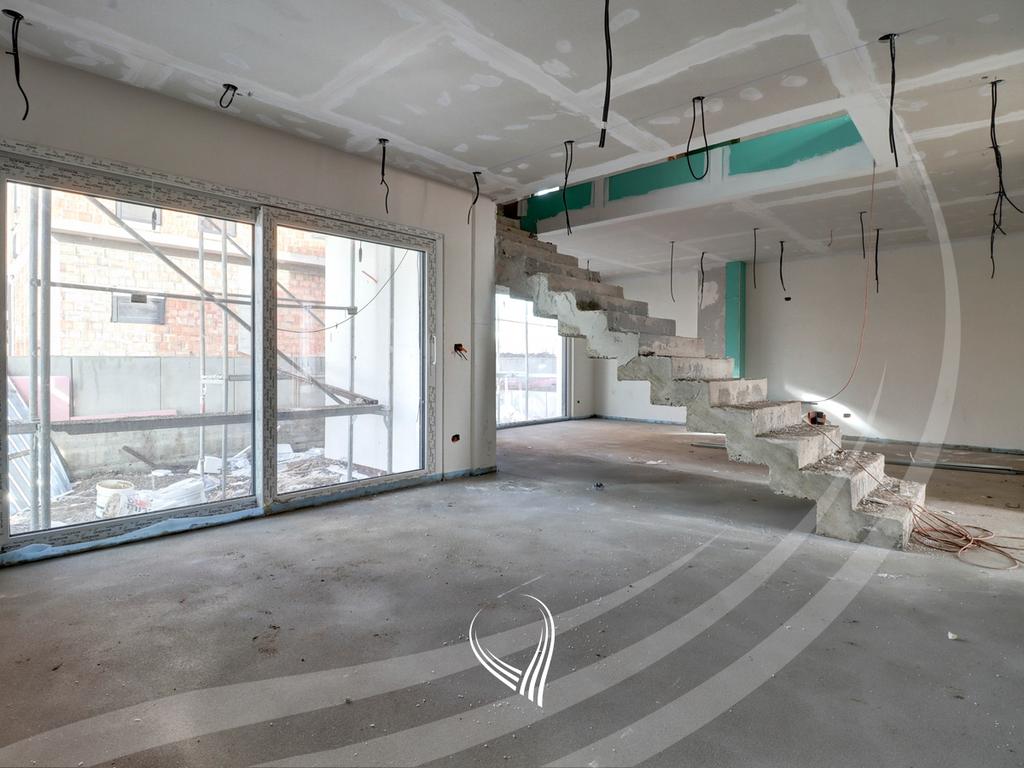 Casa com 4 quartos à venda em Çagllavicë – Bairro artë 2 (2)